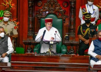 3 ವರ್ಷದಲ್ಲಿ  ಪೂರ್ಣಗೊಂಡಿದ್ದು 1.05 ಲಕ್ಷ ಮನೆಗಳಷ್ಟೇ; 2.96 ಲಕ್ಷವೆಂದು ಭಾಷಣ ಮಾಡಿಸಿದ್ದೇಕೆ?