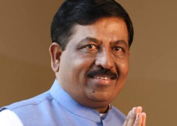 ಗುಜರಾತ್‌ ಮಾದರಿ ವಿಶೇಷ ಹೂಡಿಕೆ ವಲಯಕ್ಕೆ ವಿಧೇಯಕ;  ಶಾಸನ ರಚನೆ ಇಲಾಖೆ ಅಸಮ್ಮತಿ?