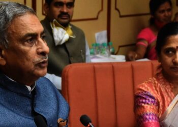 ವೇತನ ಹಗರಣವನ್ನೇ  ಮುಚ್ಚಿಹಾಕಿದ ಹೊರಟ್ಟಿ; ತನಿಖಾ ವರದಿಯೇ ಇಲ್ಲವೆಂದು ಮರೆಮಾಚಿದ ಸಚಿವಾಲಯ