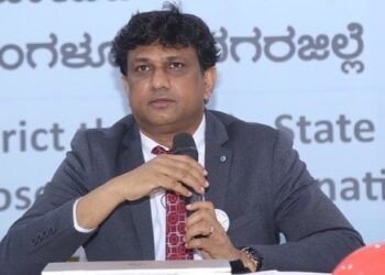 ‘ನಿನ್‌ ಸಂಬಳ ಕಟ್‌ ಮಾಡಿಸ್ತೀನಿ’ ಎಂದಿದ್ದ ಐಎಎಸ್‌ ಮಂಜುನಾಥ್‌, ಶಾಲಾ ಶುಲ್ಕ ನಿಗದಿಪಡಿಸಲೇ ಇಲ್ಲ